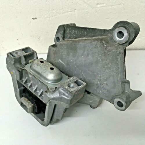 GENUINE PEUGEOT 207 ENGINE BRACKET COVER MOUNTING 1.4 PETROL 9680686080 - Picture 1 of 2