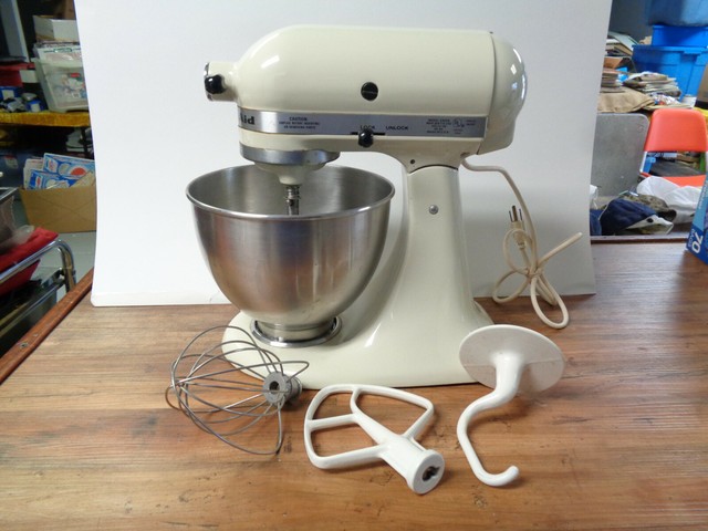 Kitchenaid Classic Cream 250w Model K45ss Hobart 10 Speed For Sale