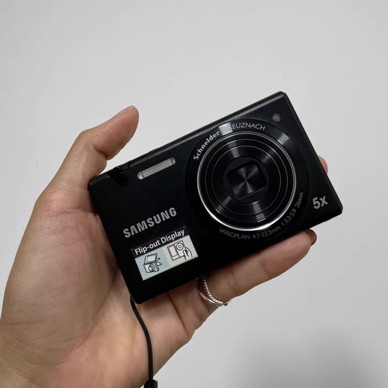 Samsung MV800 Digital Camera Selfie Flip-out Vlog 5x Zoom 16.1MP