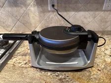 Kitchen Smith by Bella Rotating Belgian Waffle Maker - Very Good Condition!