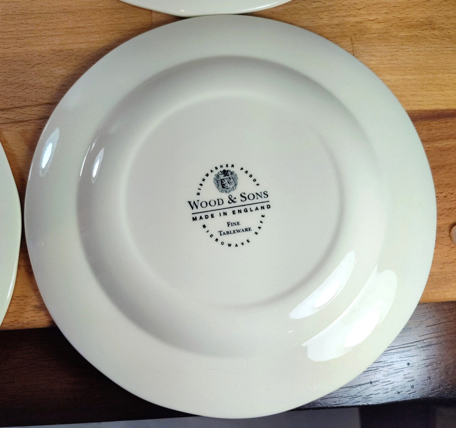 4 Wood & Sons Toille De Joile Scene Pink 7 3/4” Salad Plates England Red EUC Set