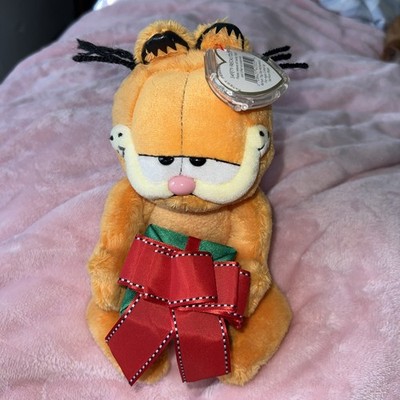 TY Christmas GARFIELD w/Gift & Hat  9'' Happy Holidays  Bean Bag Plush w/Tag 2005