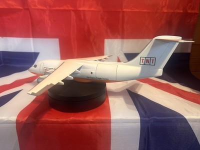 BAE 146 Space Models im Maßstab 1:72 - super Zustand - extrem selten TNT KOSTENLOSER VERSAND