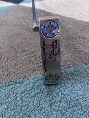 Titleist Golf SCOTTY CAMERON 2025 Studio Style NEWPORT Putter (34”)