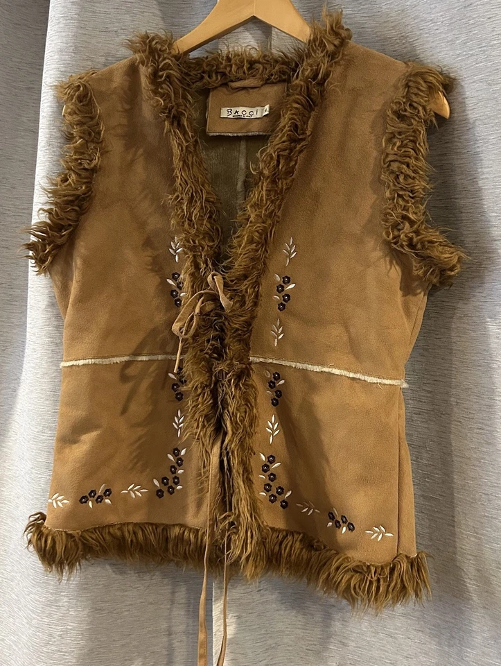 Chaleco Bacci Imitación Gamuza Tostado Bordado Vintage Talla Mediana Foto 2 de 4