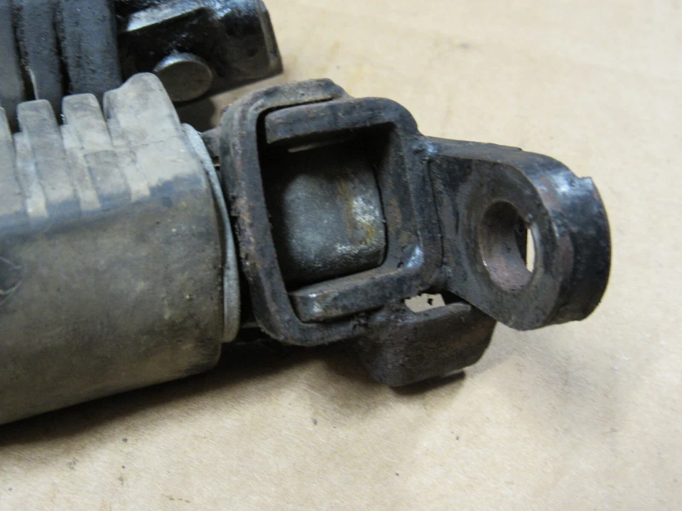 1980 Kawasaki 440 400 ltd apoio para os pés dianteiro esquerdo peg step 34003-1041 34027-5062 - Imagem 4 de 4