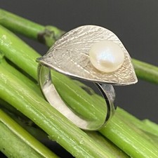 Signed 925 Sterling Silver Freshwater Pearl Leaf Ring Adjustable Size 7 4g
