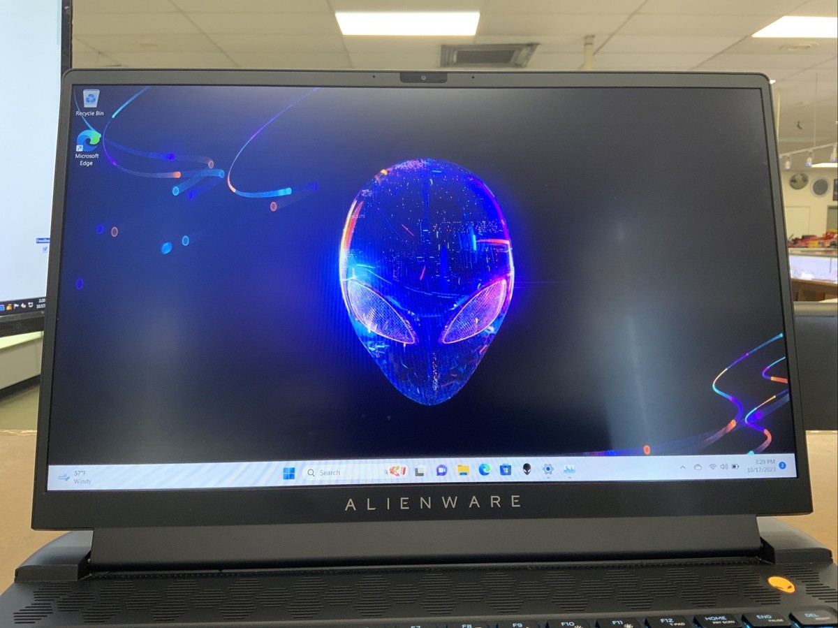 Alienware M15 R7 15.6” 1TB SSD,INTEL CORE i7 12th Gen.,2.3ghz,16gb 