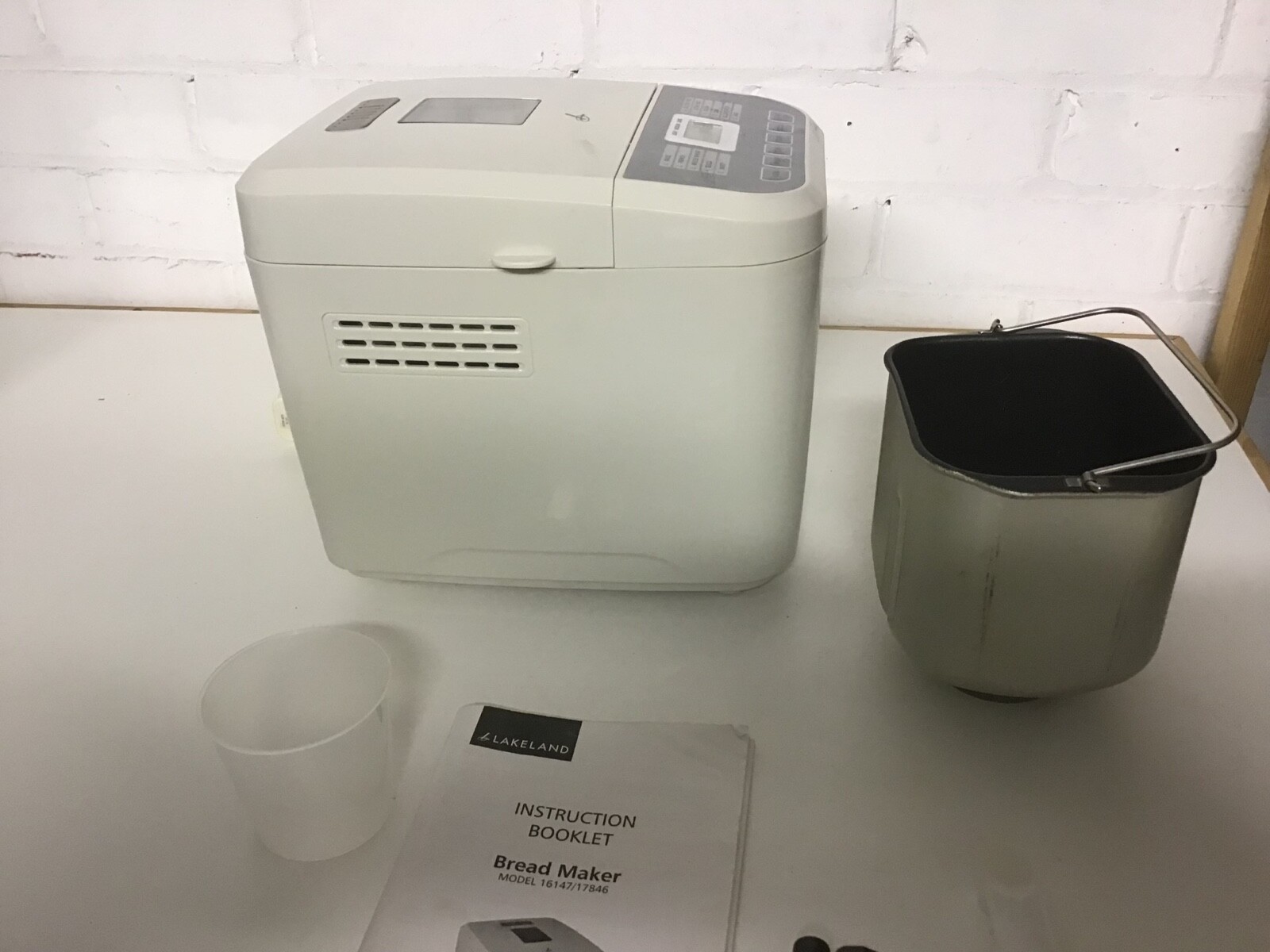 Lakeland Compact 1LB Daily Loaf Bread Maker Kitchen Appliance White 11