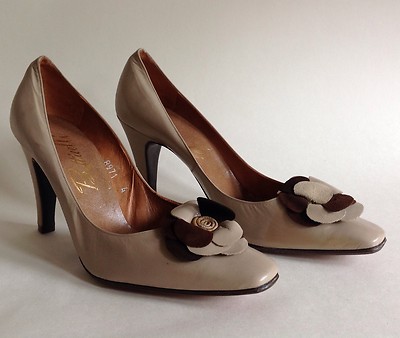 Botticelli Coffee Vintage Vollleder 3,25'' Absatz Pumps Blumendetail UK 4A