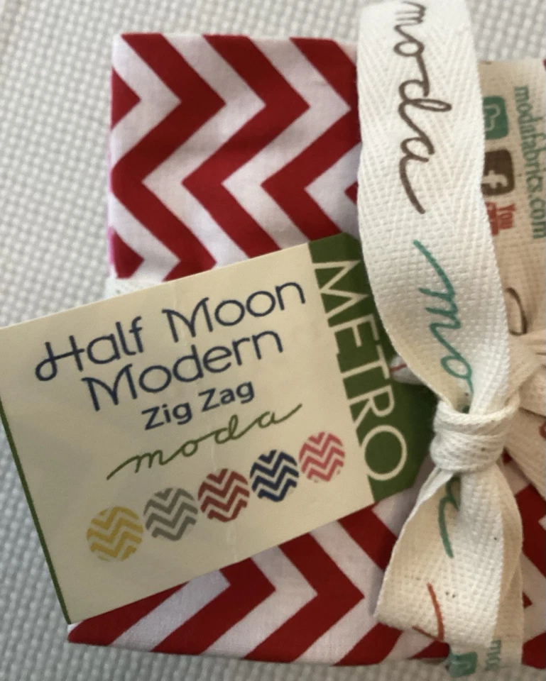 ♡ Half Moon Modern Zig Zag For Moda - 12 Fat Quarter Bundle - New - Image 2 of 3