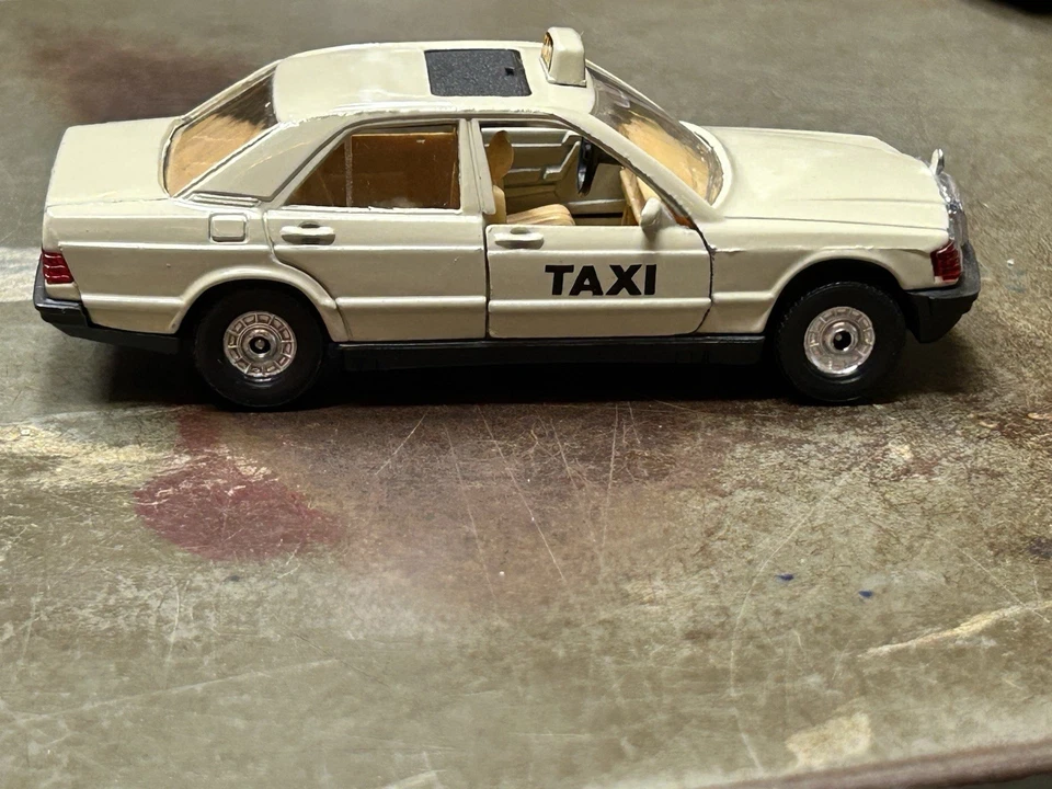 CORGI JUNIORS MERCEDES BENZ TAXI MINT TVVS - Image 3 of 4