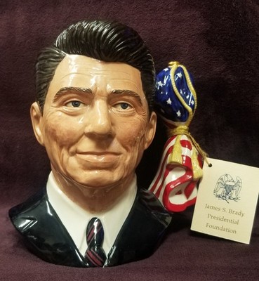RARE USA 40TH PRESIDENT RONALD REAGAN LARGE JUG ROYAL DOULTON D6718 GOLD SILVER