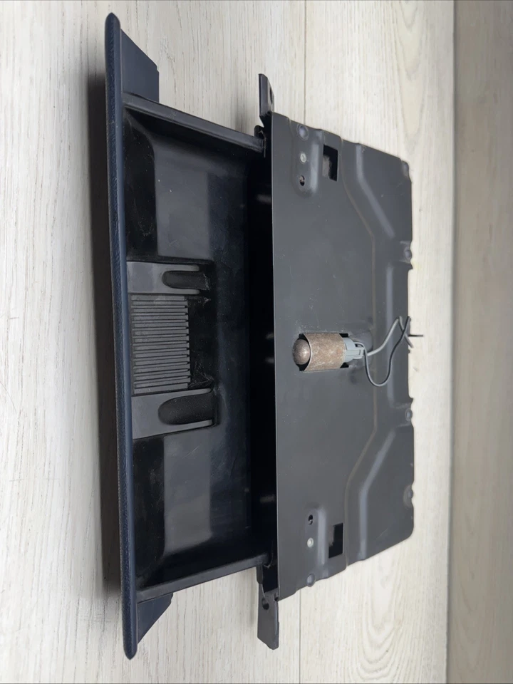 Cenicero azul 1988 1989 1990 1991 1992 1993 1994 Chevrolet S10 Blazer Foto 2 de 4