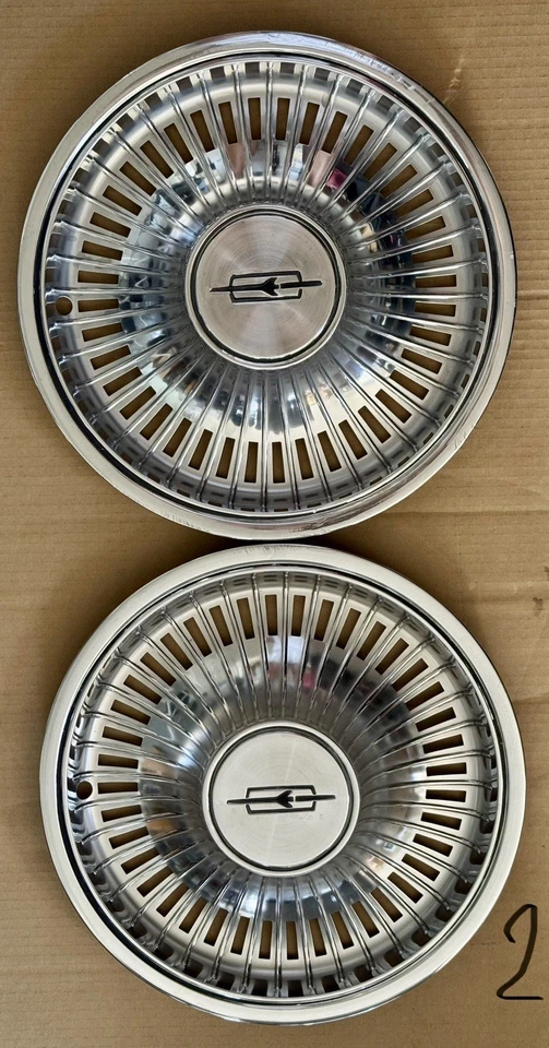 "Juego de 4 tapacubos estilo cable OEM Oldsmobile 15"" cubiertas de rueda - GM original de colección" Foto 2 de 4