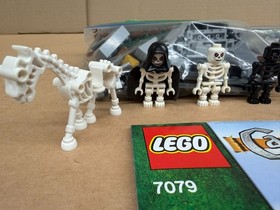 LEGO Castle 7079 Drawbridge Defense 7 Minifigures 335 Pieces No Box Pre-Owned