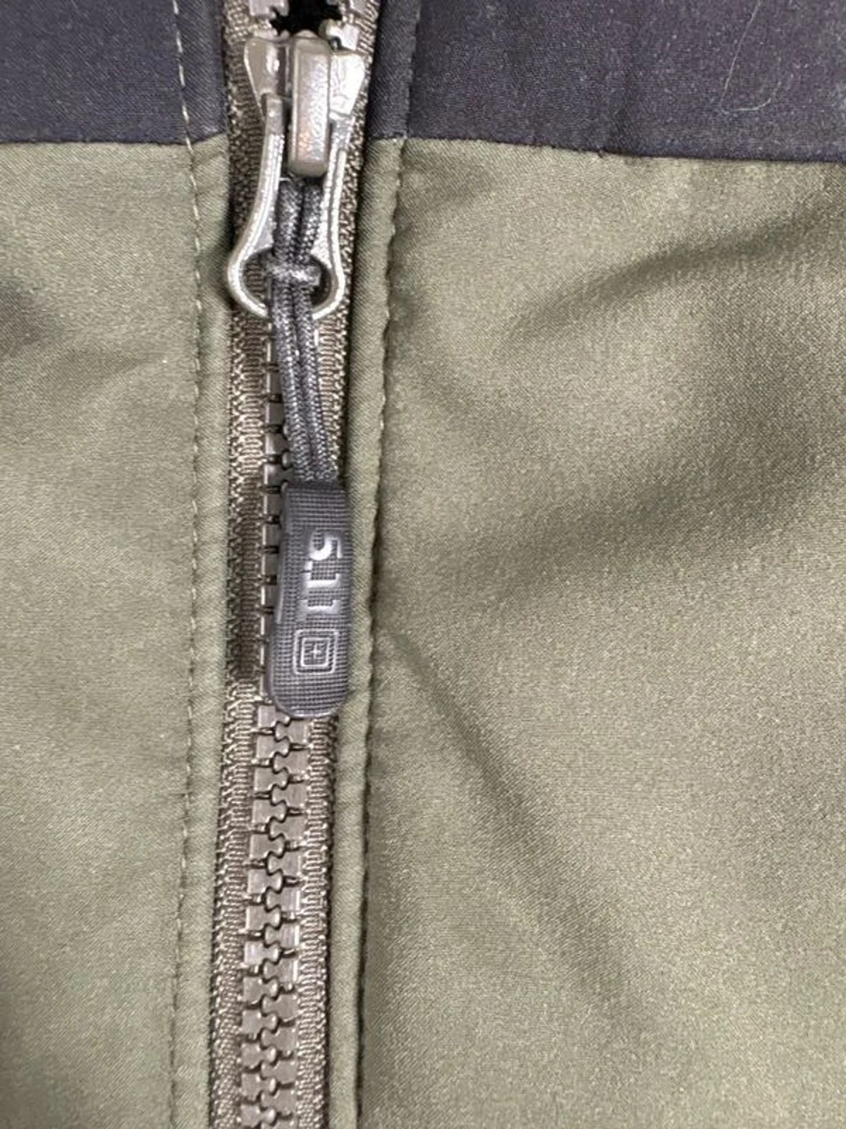 5.11 Tactical Chameleon Softshell Jacket Moss Green Black Utility Mens Large - product detail image 3