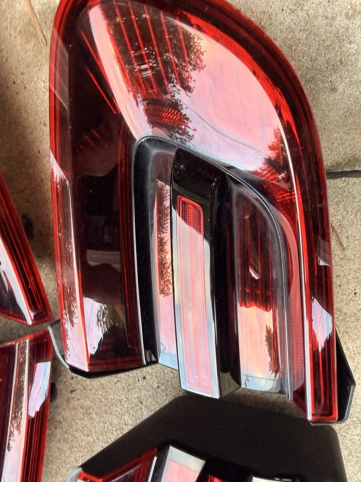 Porsche Macan GTS 2017 luces traseras ahumadas OEM Foto 2 de 4