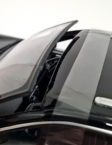 Nex 1/18 - Porsche Cayenne Turbo Black (Windscreen issue) Diecast Model Car - Picture 6 of 9