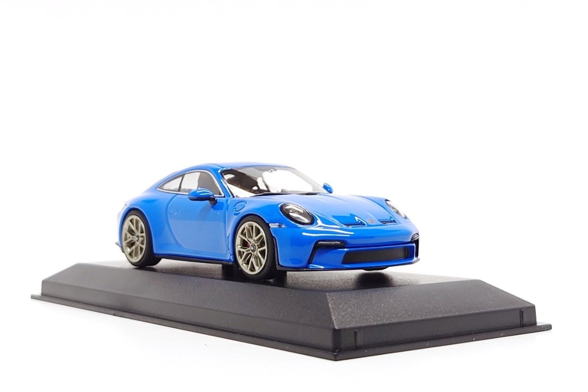Minichamps 1:43 Porsche 911 GT3 Touring (992) in Shark Blue