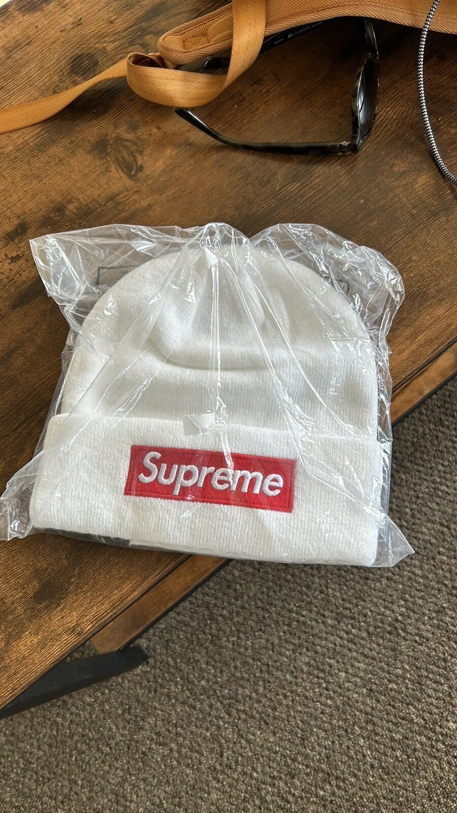 Boîte Supreme New Era logo Beanie blanc   *TOUT NEUF*
