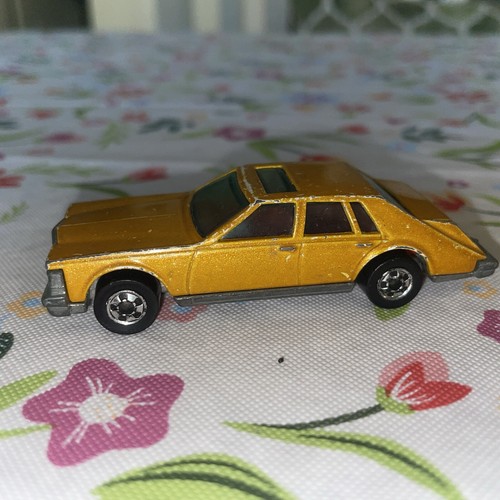 Vtg Hot Wheels Cadillac Seville Metallic Gold Red Interior Mattel 1980 Hong Kong - Picture 3 of 5