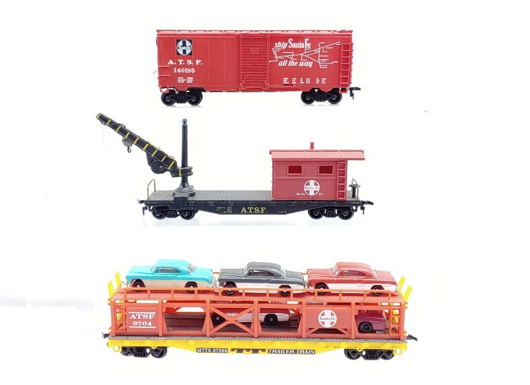 HO Gauge Santa Fe ATSF Derrick Crane, Auto Loader w/ 5 Cars and High Cube Boxcar