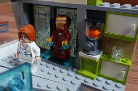LEGO Marvel: Iron Man: Malibu Mansion Attack (76007)