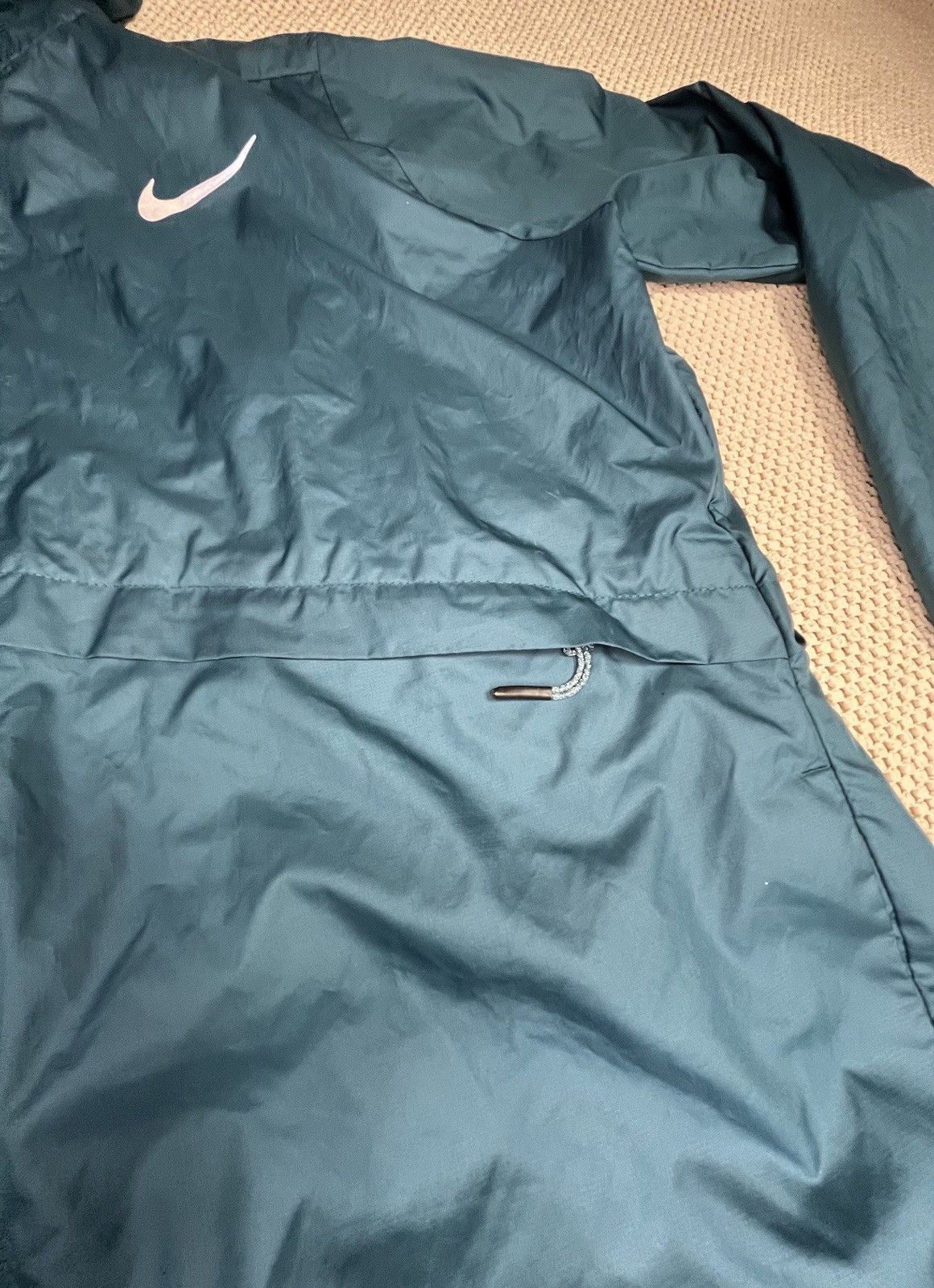 NIKE ESSENTIAL PACKABLE RUNNING RAIN JACKET women… - image 3