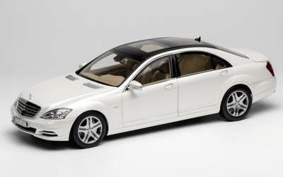 1/18 Motorhelix Mercedes Benz S600 L W221 from 2005 in White