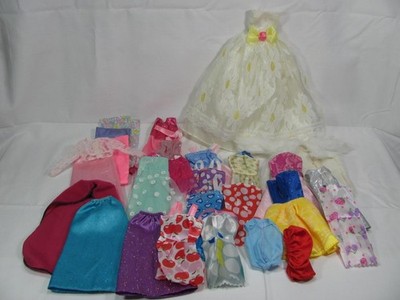 BIG LOT OF DOLL CLOTHES FOR 11'' FASHION DOLLS