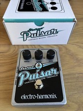Electro-Harmonix Pulsar Tremolo Pedal   Analo...