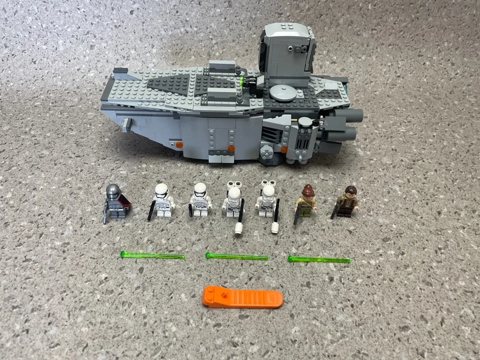 LEGO® Star Wars 75103 First Order Transporter - Bild 2 von 4