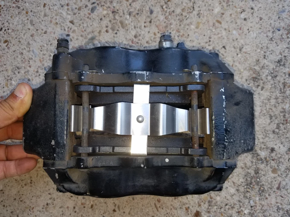 2011 2012 2013 2014 HYUNDAI GENESIS EQUUS CONJUNTO DE PINÇA DE FREIO DIANTEIRA ESQUERDA DIREITA FABRICANTE DE EQUIPAMENTO ORIGINAL - Imagem 4 de 4