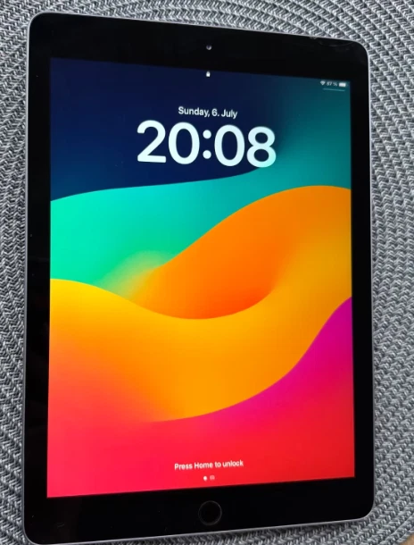 Apple iPad 8. Gen 32GB, Wi-Fi, 10,2 Zoll - Space Grau