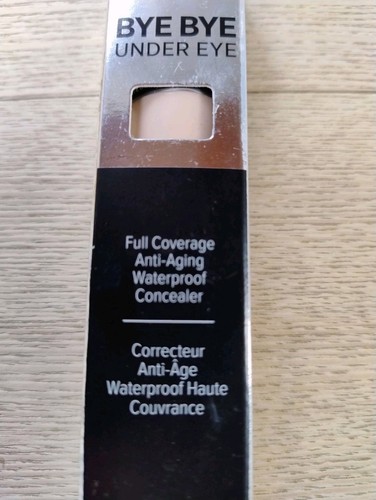 IT Cosmetics Bye Bye Under Eye Concealer In 10.5 Light (C) 12ml. - Picture 2 of 5