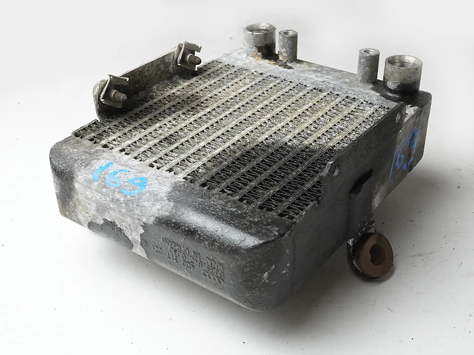 2004 - 2006 Volkswagen Phaeton 4.2 8 Cyl Oil Cooler Radiator Front Unit Oem Foto 2 de 4