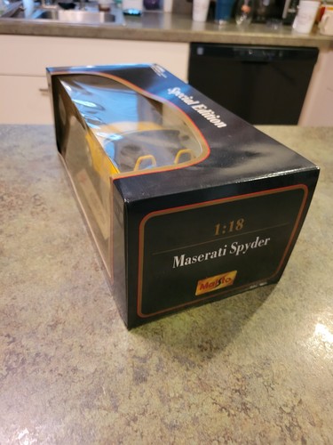 Vintage 2004 Special Edition Yellow Maisto MASERATI SPYDER 1:18 Diecast Car NIB - Picture 7 of 10