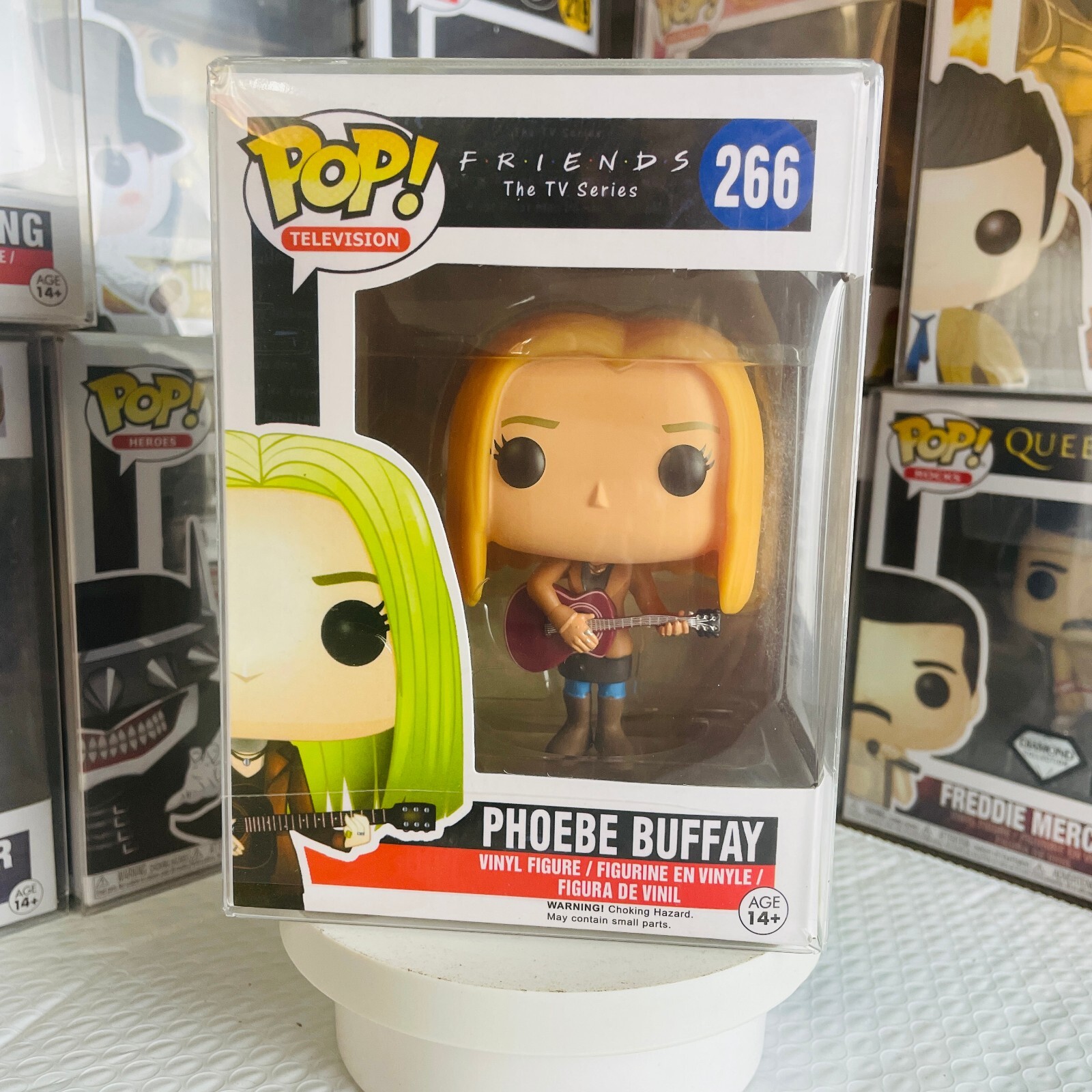 Tv Series Friends Phoebe Buffay #266 Rare Vaulted Mint Pop With Protector