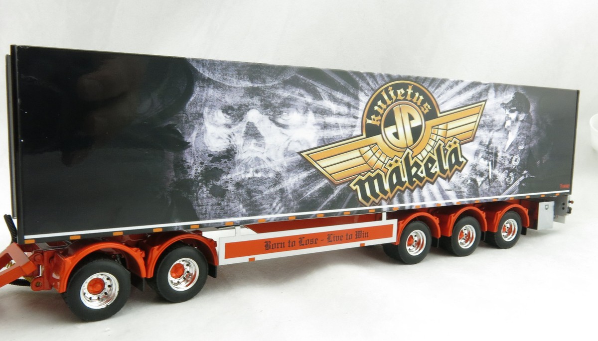 WSI 01-2336 VOLVO FH4 GLOBETROTTER XL 8x4 SWEDEN TRUCK