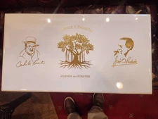 Padron/Fuente legends humidor - Perfect Gift!