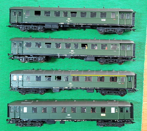 (17)   Roco + Märklin H0 - 508027 + 28 + 29 Personenwagen - teilw. elektrisch | Condition: Gebraucht