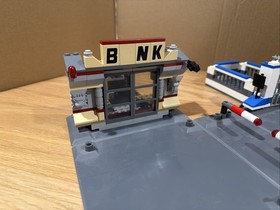 LEGO Racers: Brick Street Getaway (8211) 100% Complete Race Car Building Toys