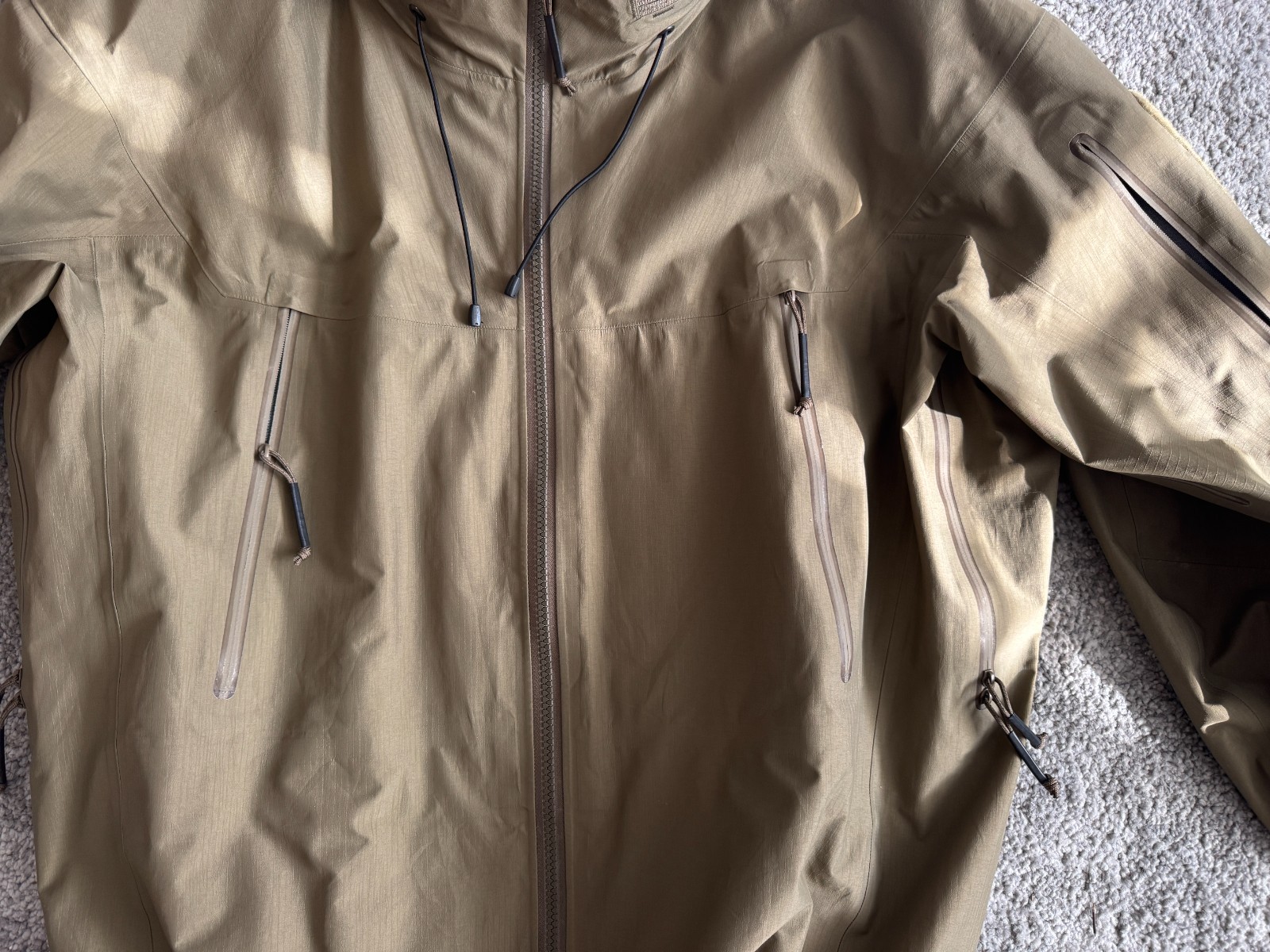 Arc’teryx LEAF Alpha Crocodile (Gen2) Jacket Men’s Large thumbnail 4