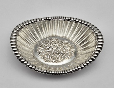800 Silver WMF Repousse Floral Dish   Oval Bowl 5'' Handcrafted Continental 21.7g