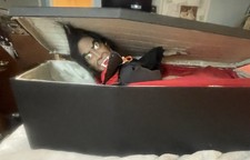 Vintage Telco Halloween motenette Dracula w trumnie Emerytowany animowany rekwizyt RZADKI