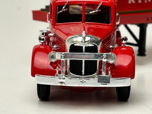 Corgi 1:50 Scale 50706 1950's Mack LJ Semi Truck with Budweiser Sign on Trailer - Picture 15 of 24