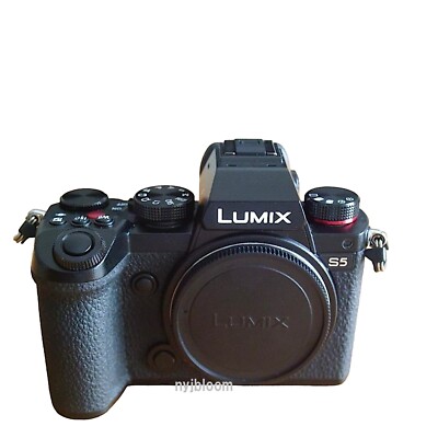 Panasonic LUMIX S5 24.2MP Mirrorless Camera (LUMIX S 20-60mm