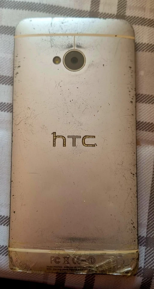 HTC ONE M7 guasto per pezzi di ricambio - Immagine 2 di 2