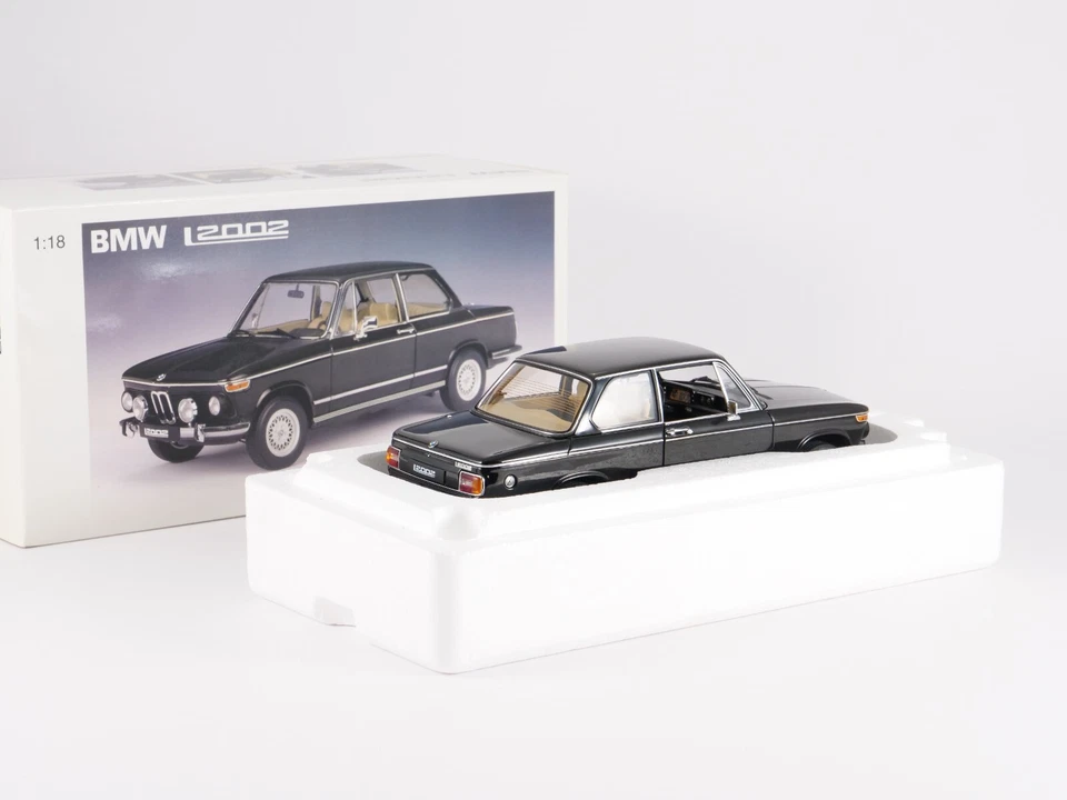 Autoart 1/18 70603 BMW 2002 Negro - Imagen 2 de 4